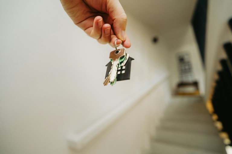 Keys of a new apartment representing expat housing in the Netherlands 2026.